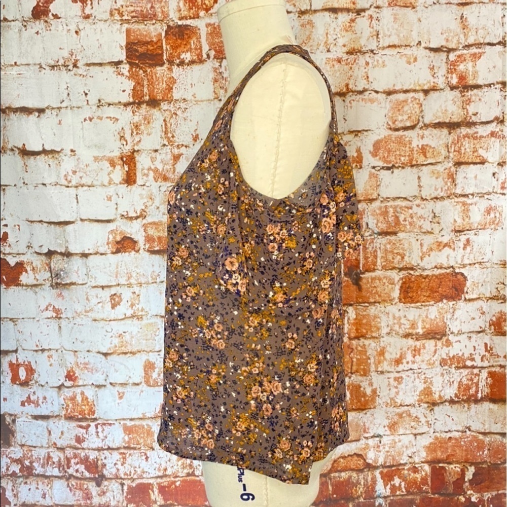 Xhilaration Flowy cold shoulder tiny floral print mauve purple top shirt medium - Picture 3 of 7